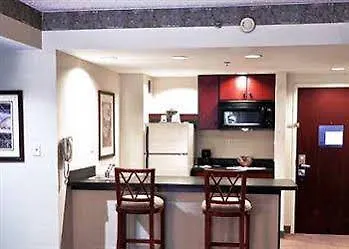 Hampton Inn & Suites Charlotte Arrowood Rd