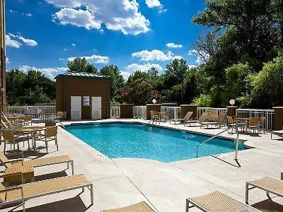 Hampton Inn & Suites Charlotte Arrowood Rd