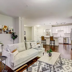 Apartment Frontdesk Berkshire Dilworth Apts Midtown, Charlotte
