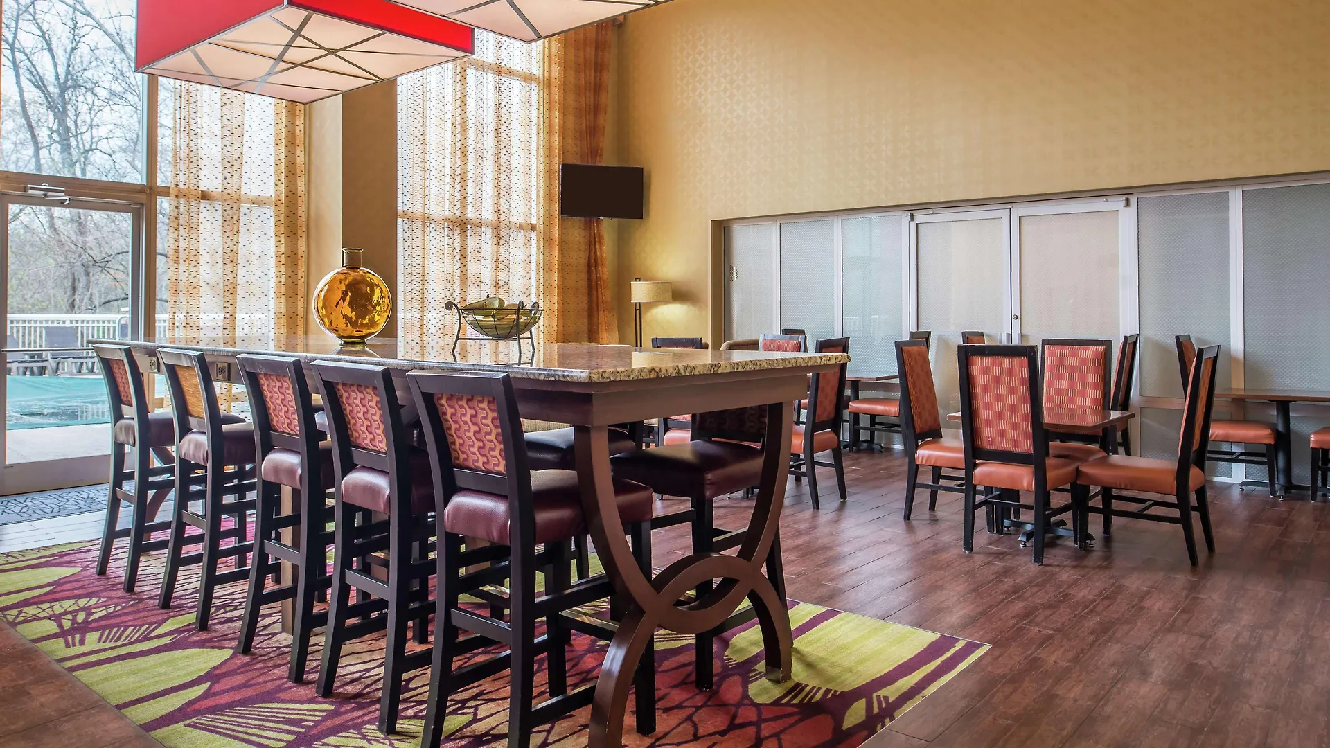 Hampton Inn & Suites Charlotte Arrowood Rd 3*,